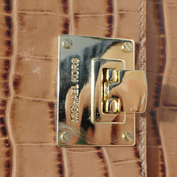 NWT Michael Kors Astrid Walnut XL Genuine Leather Clutch W Chain Strap - Picture 4 of 12